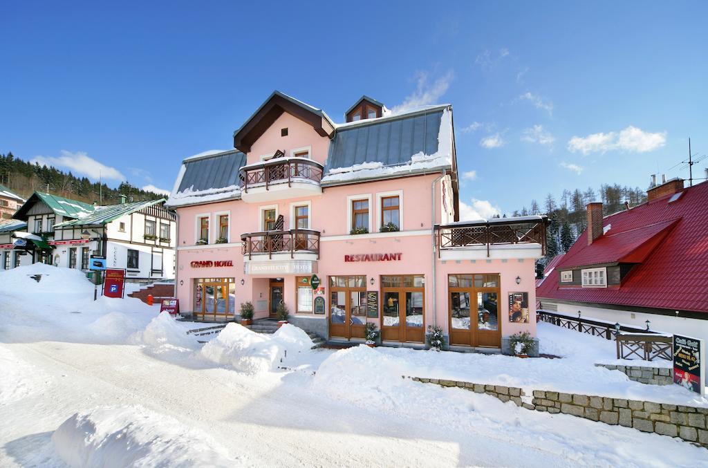 Wellness Hotel Grand Špindlerŭv Mlýn Exterior foto