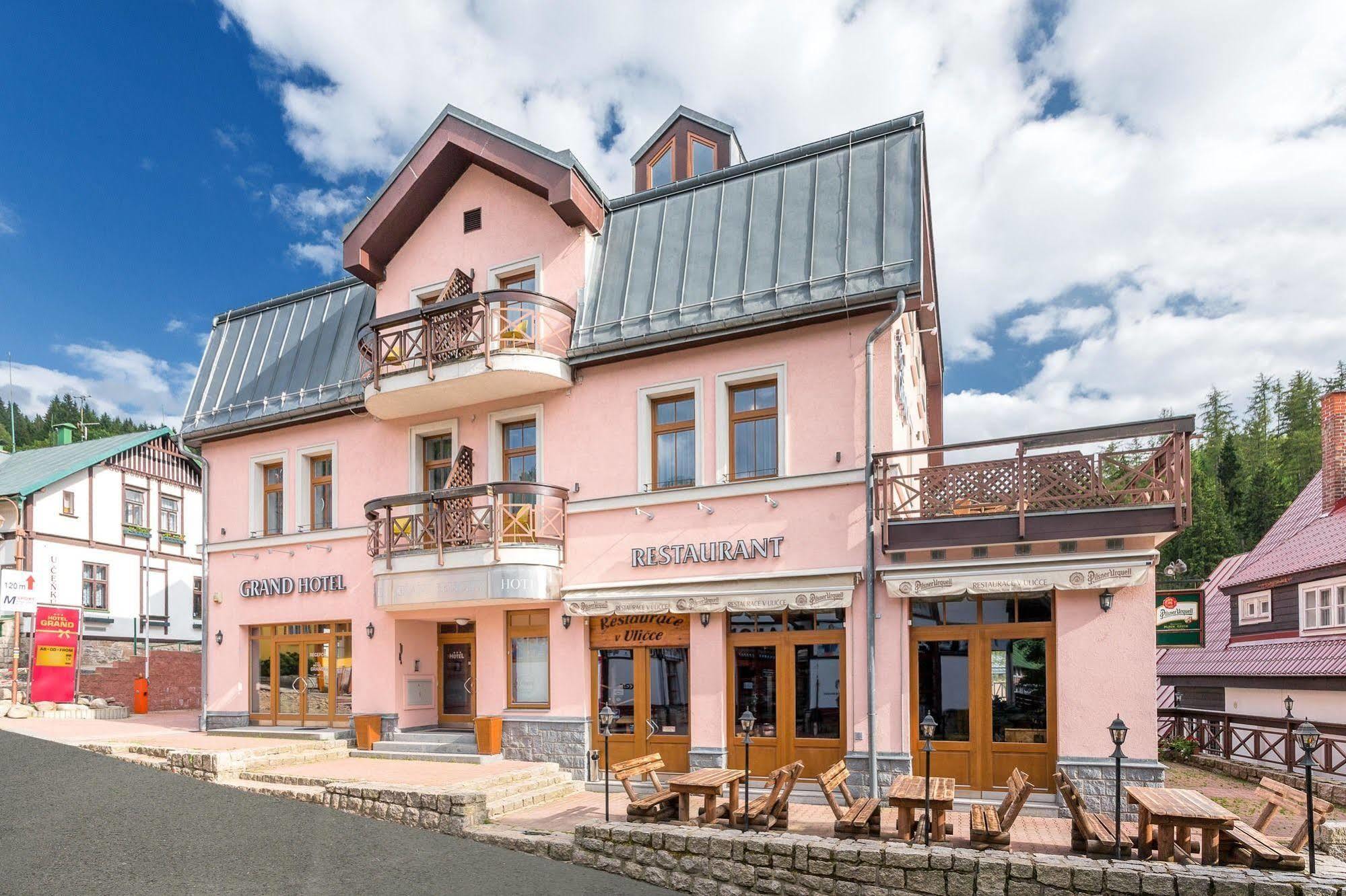 Wellness Hotel Grand Špindlerŭv Mlýn Exterior foto
